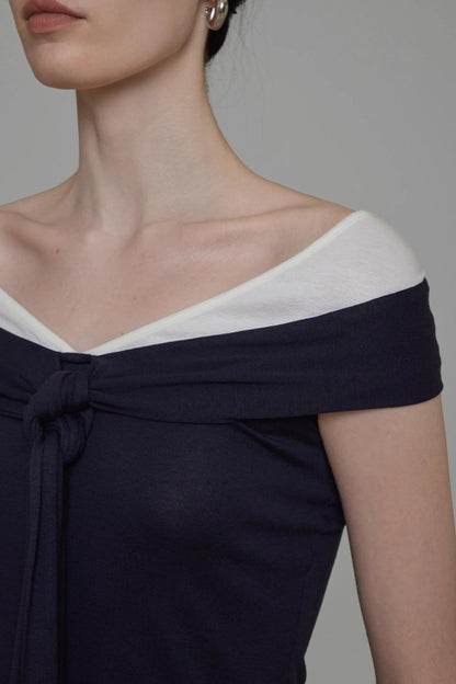 Contrasting One-Shoulder Slimming Top