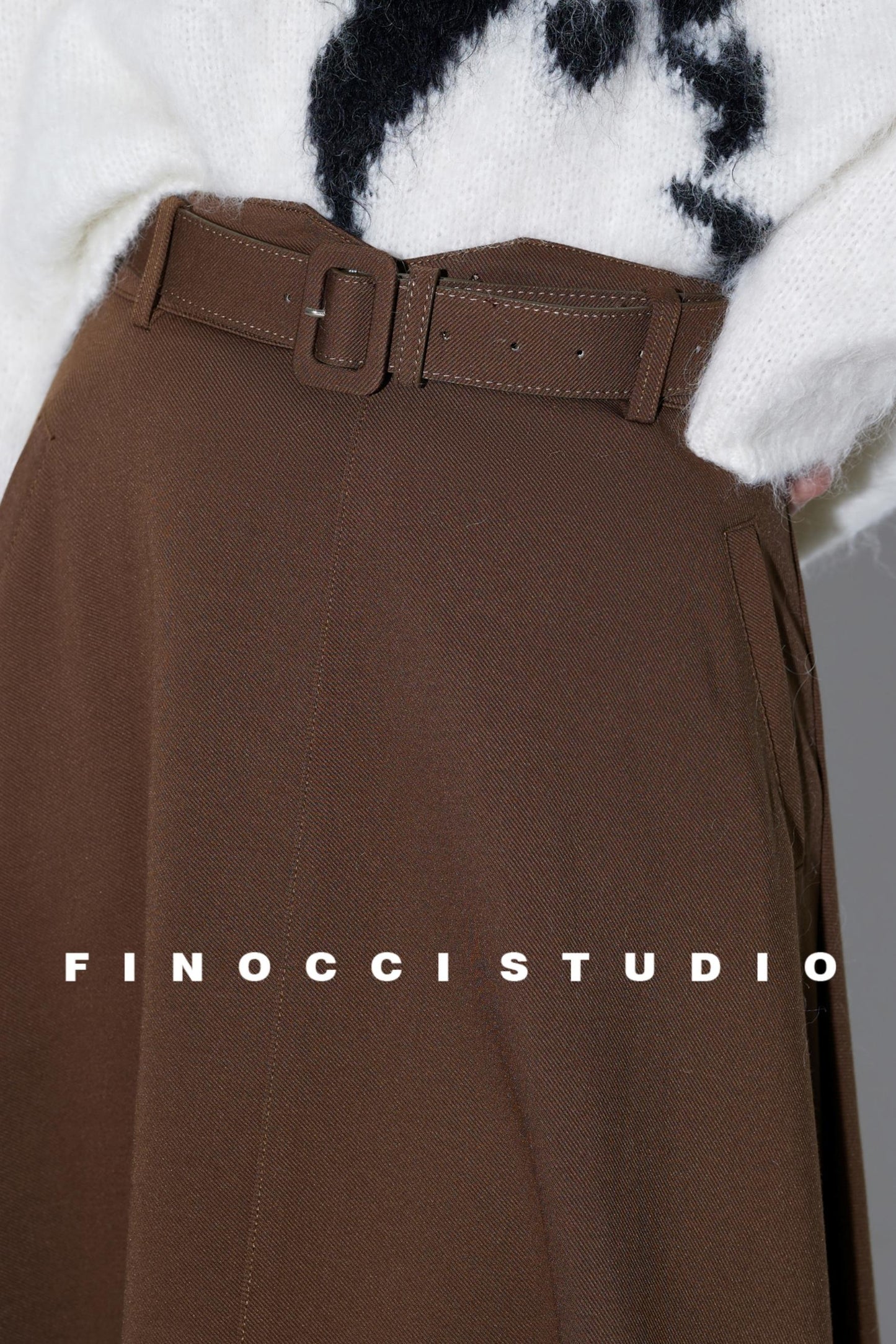 Mature High-Waisted Silhouette Skirt