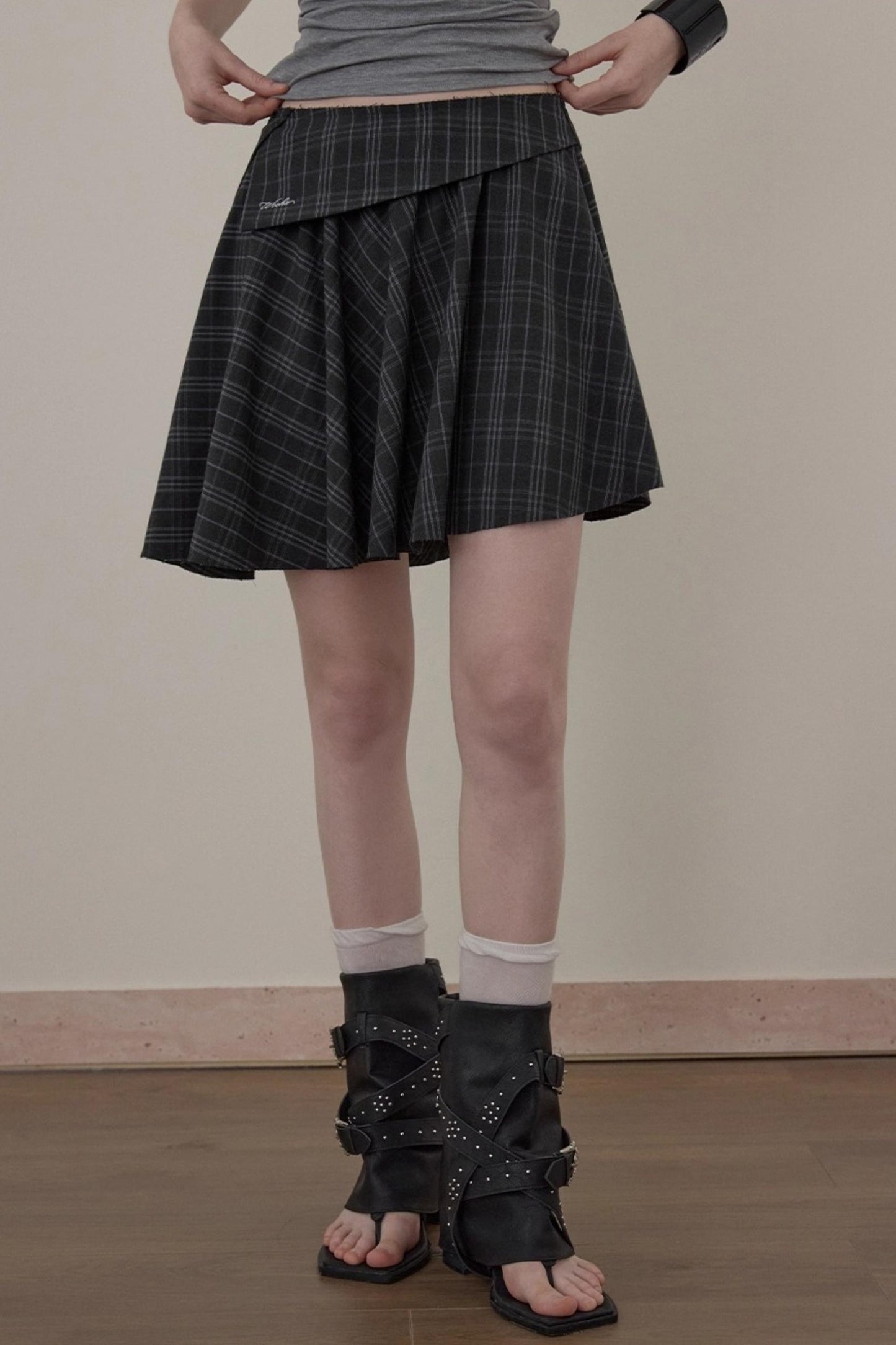 Pre-Autumn Pleated Skirt