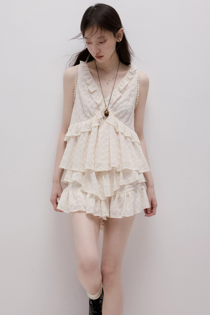 Pear White Daisy Embroidered Top