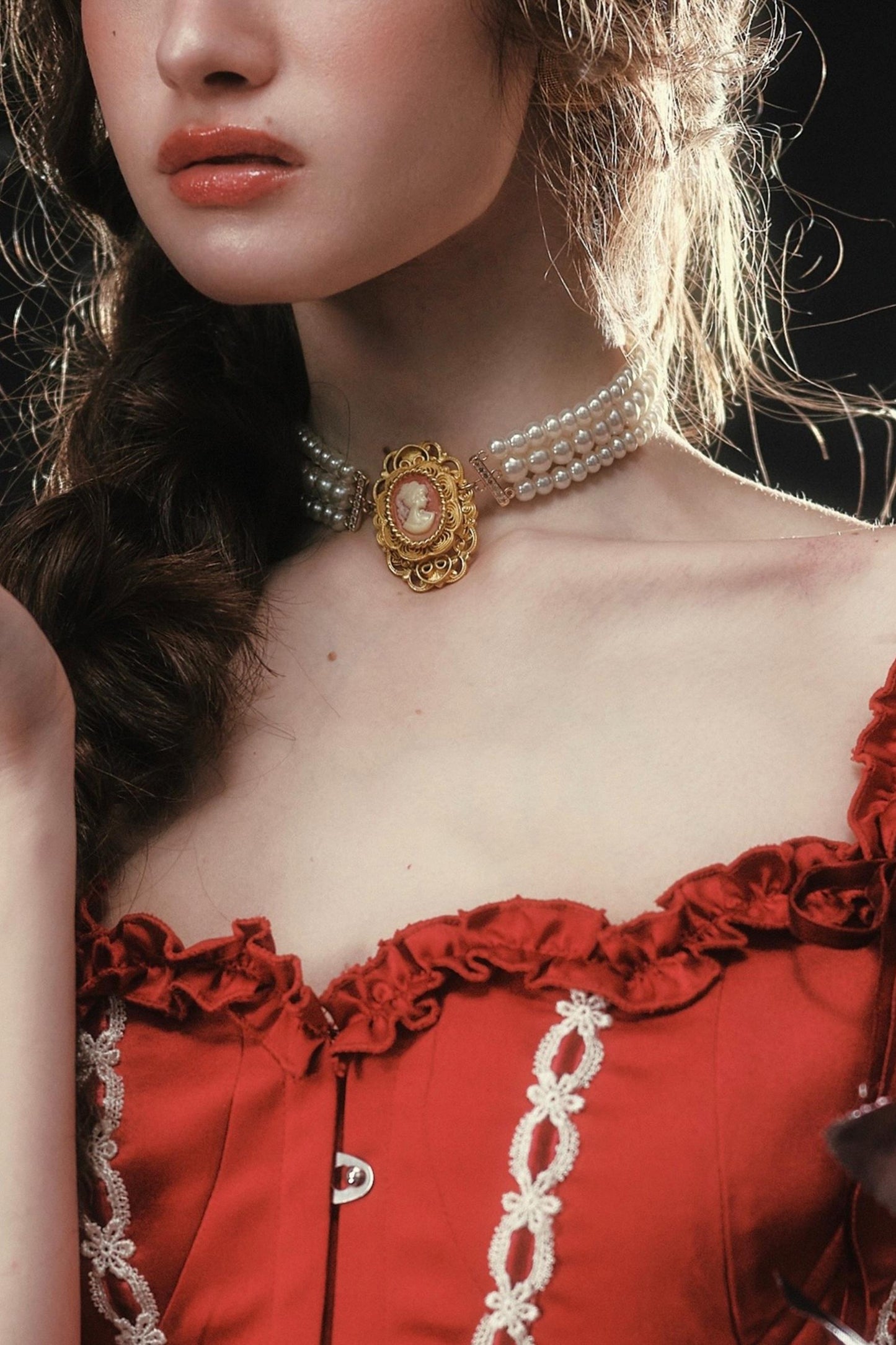 Noble Lace Pearl Accessories Set-Up