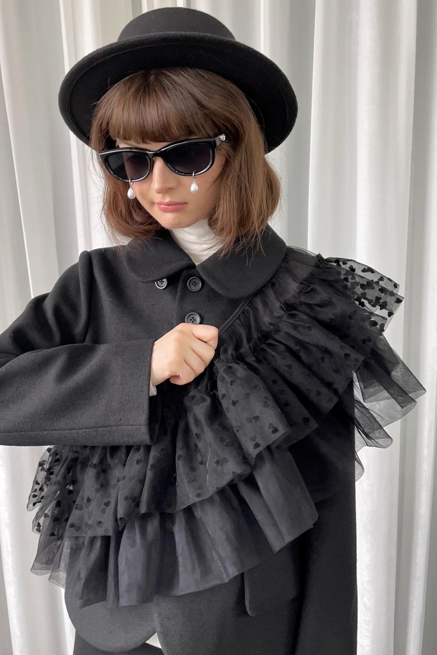 Deodorizing Mesh Lace-Up Shawl Cape