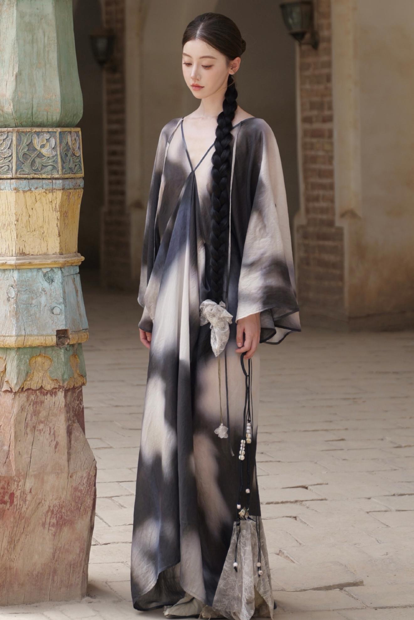 Chinese Ink Blended V-Neck Bat Sleeve Long Dress