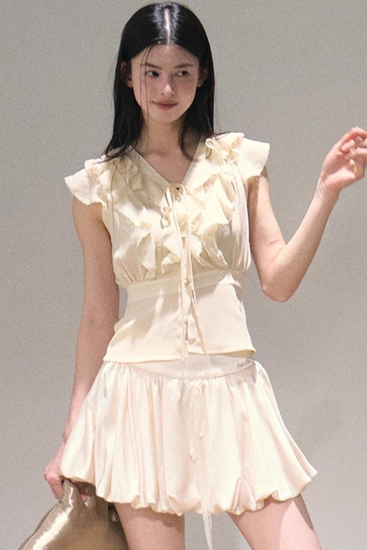 Heavy Lotus Leaf Lace Sleeveless Top