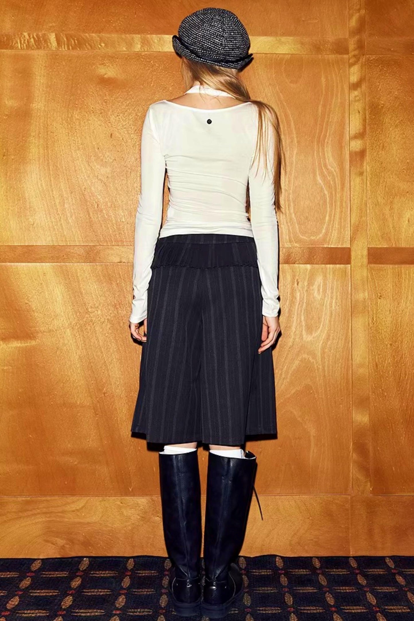 Gray Striped Six-Point Pants