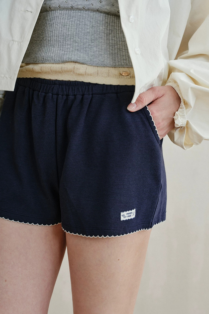 Contrasting Dog-Tooth Lace Shorts