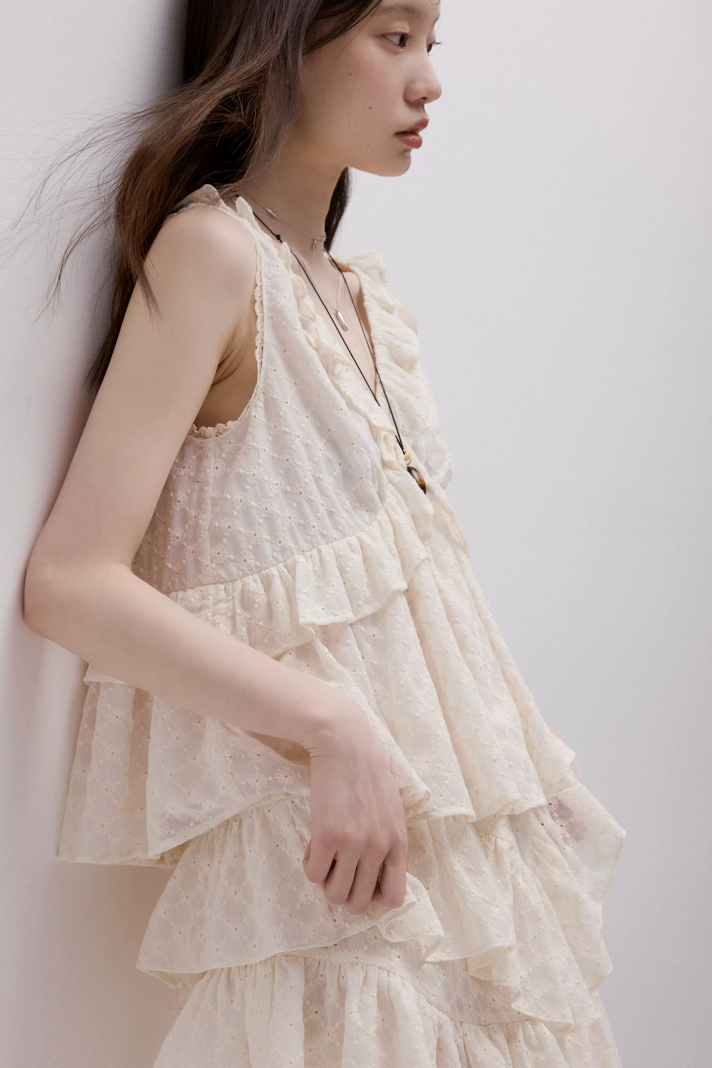 Pear White Daisy Embroidered Top