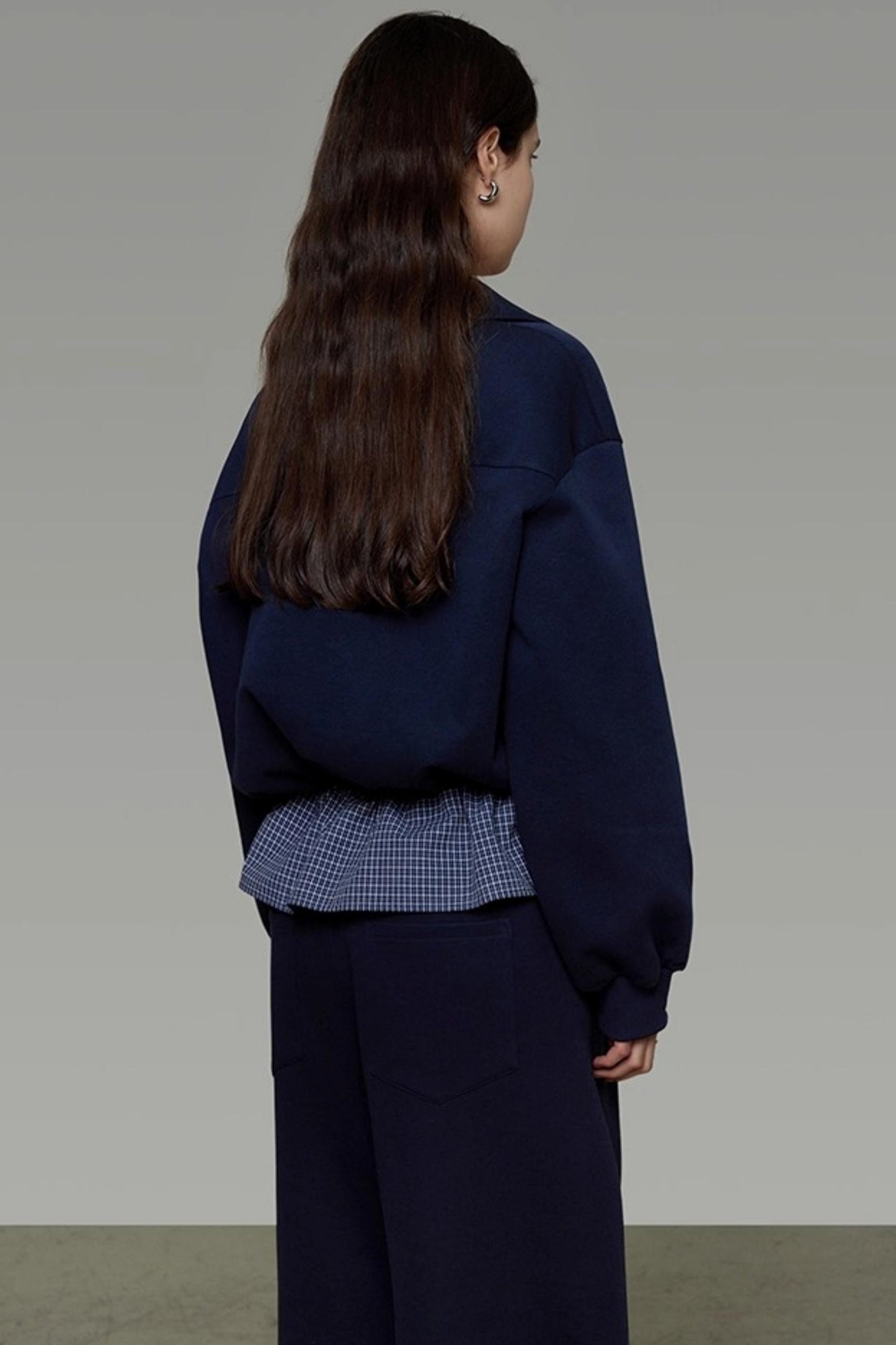 Contrasting Stand Collar Sweatshirt