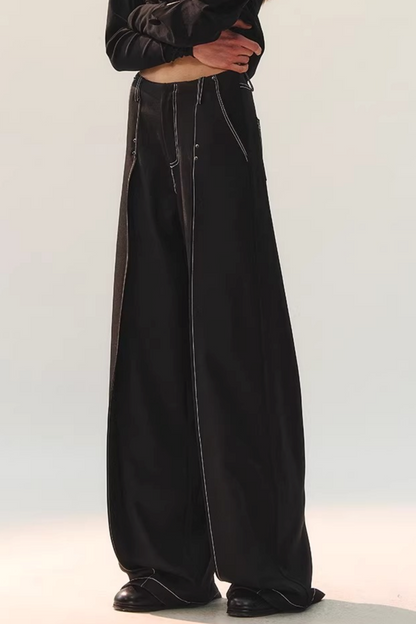 Doppelt plissierte Hose mit weitem Bein