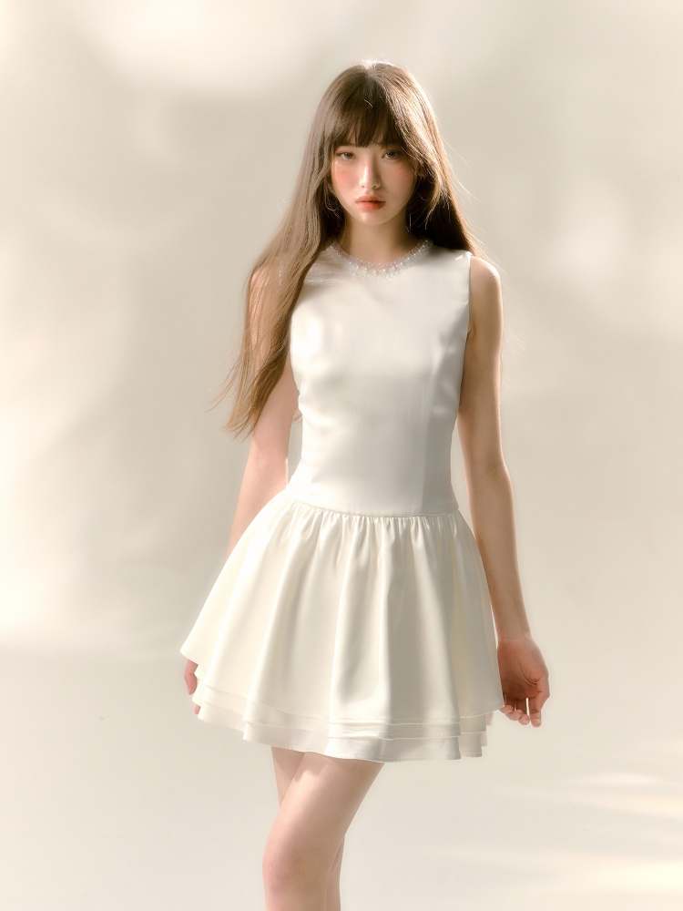 Pearl White Satin Three-Layer Sleeveless Dress