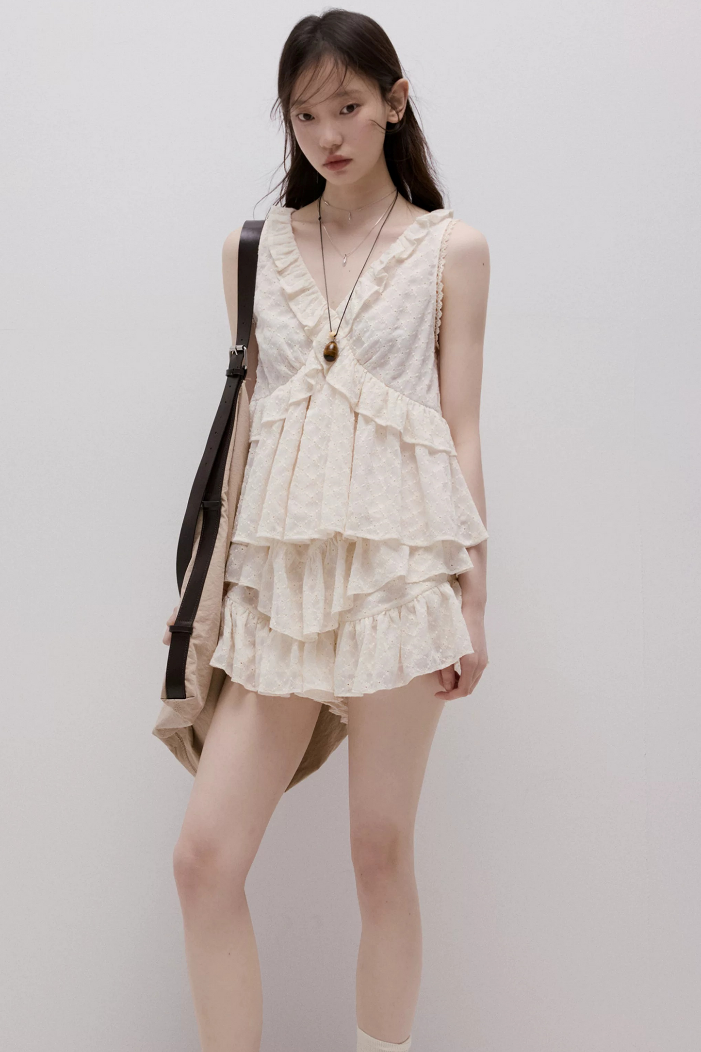 Pear White Daisy Embroidered Top