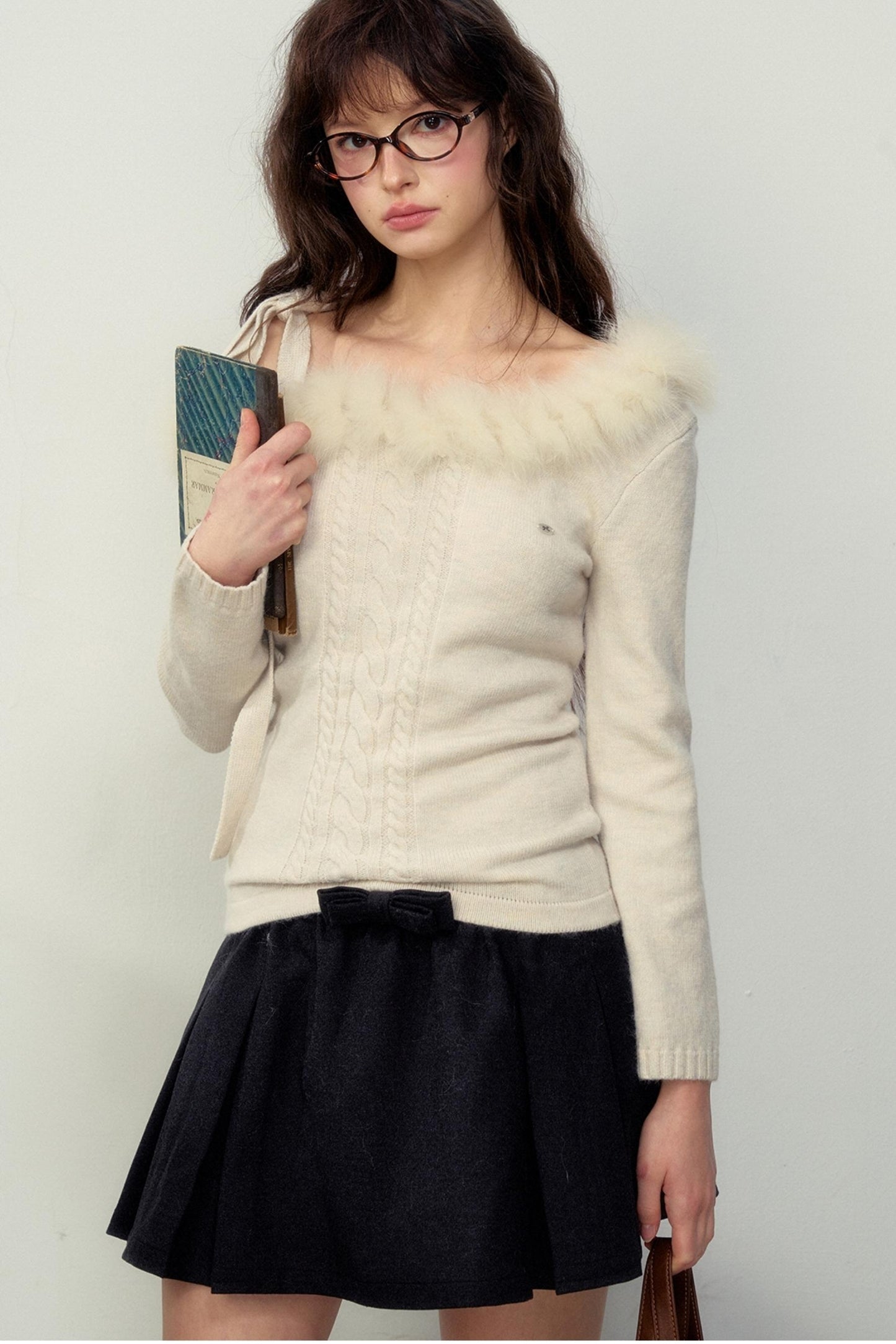 Slanted Shoulder Slim Fit Knit Top