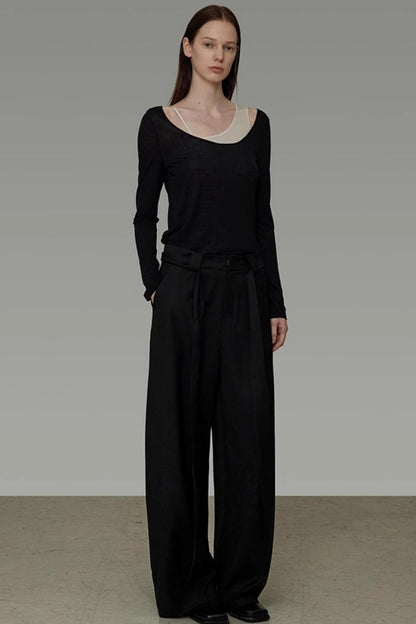 Figurbetonende, fallende Hose mit weitem Bein für den Herbst
