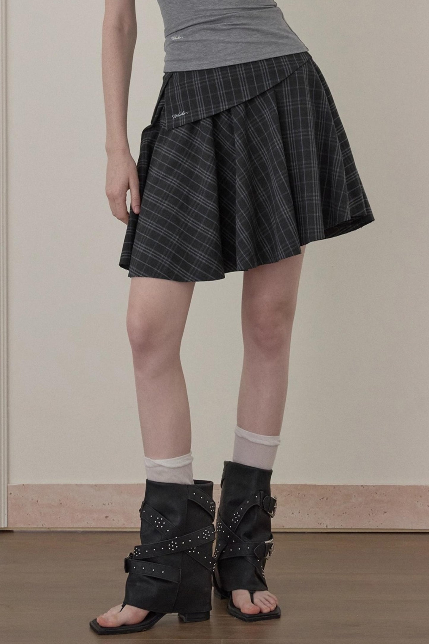 Pre-Autumn Pleated Skirt
