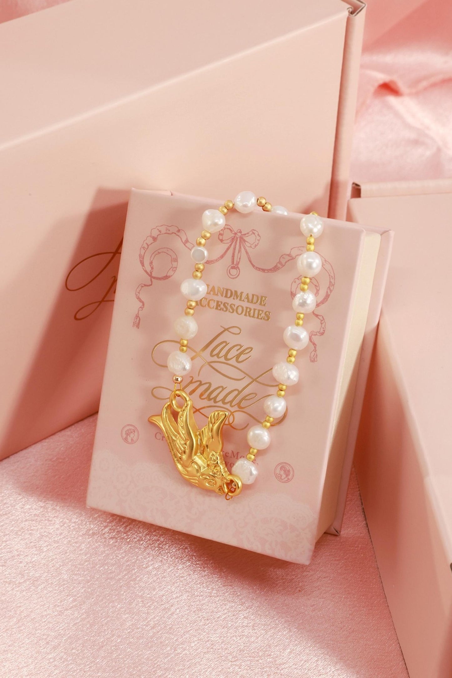 Louvre Pearl Clavicle Necklace