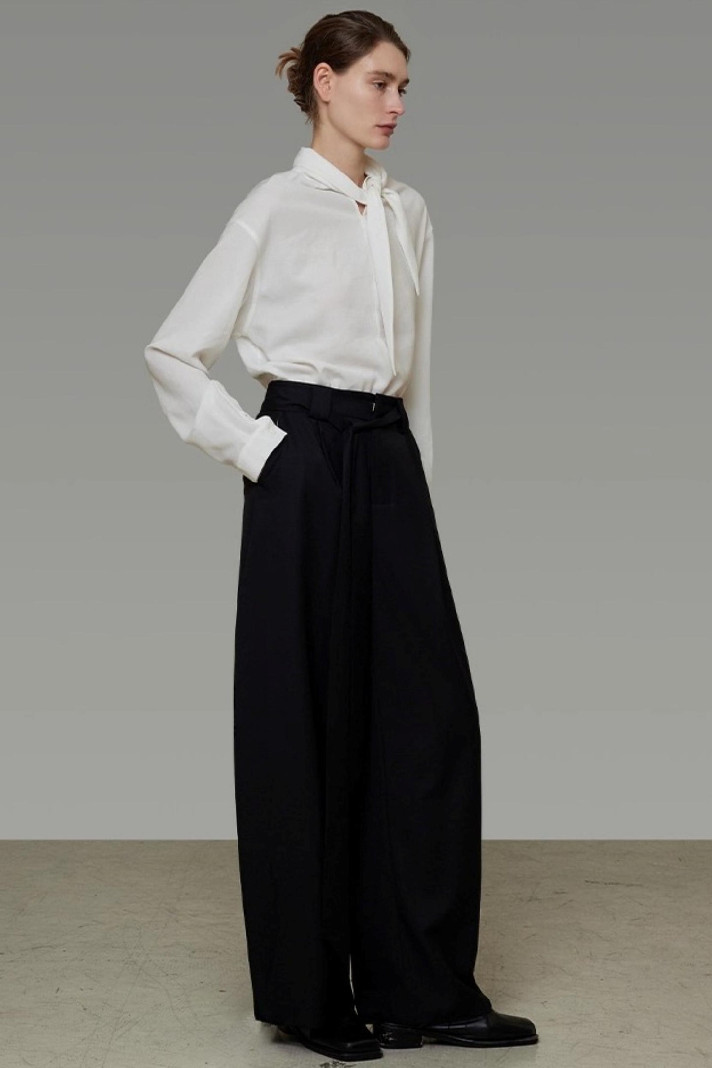 Autumn White Lace-Up Shirt