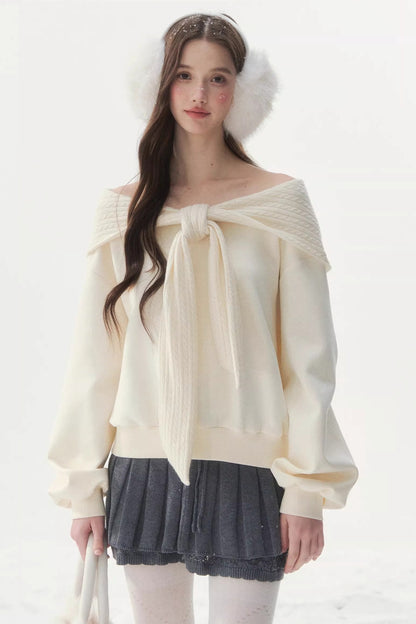 Weißes Kapuzen-Sweatshirt mit Fliege