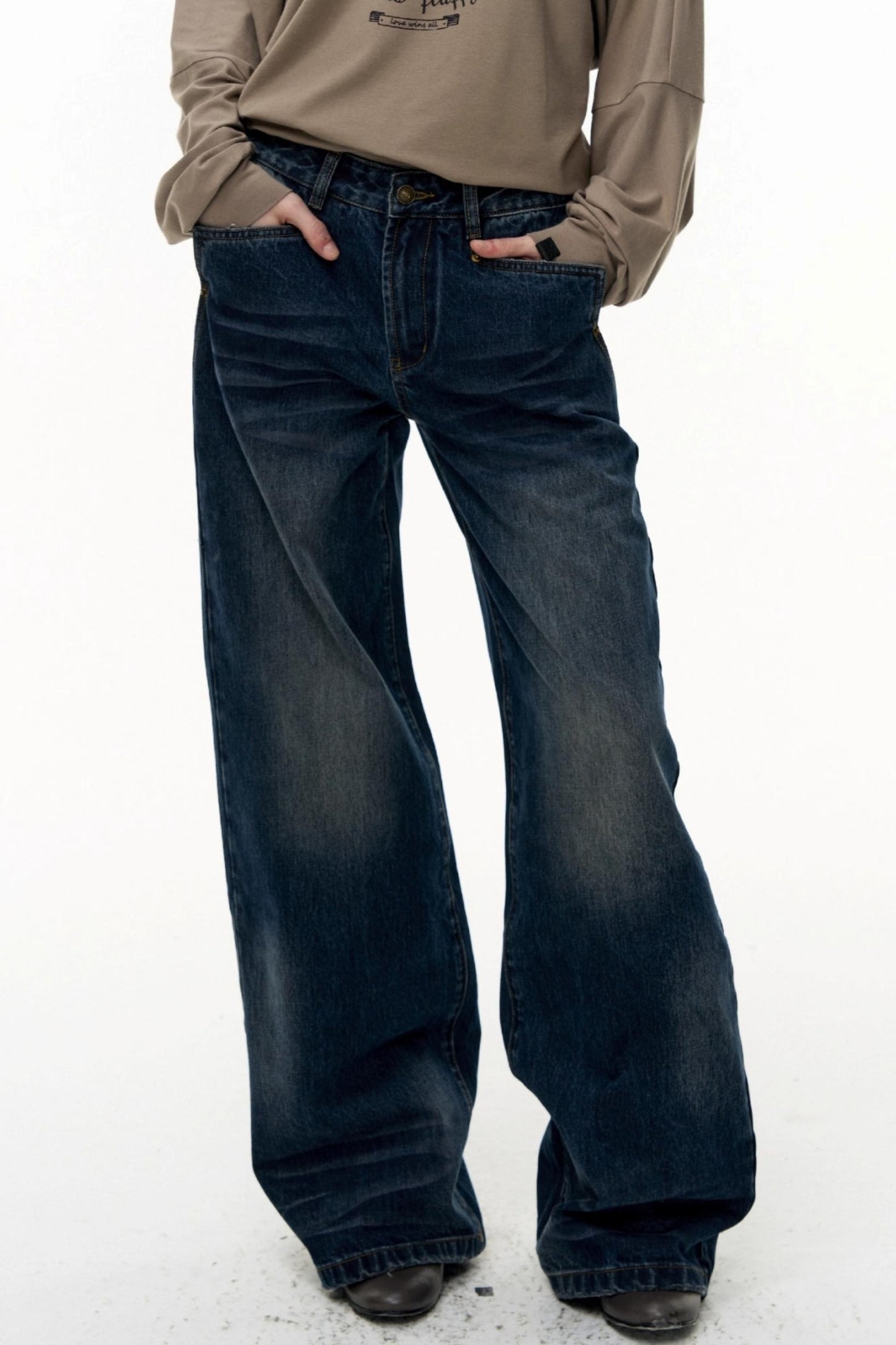 Loose Straight Wide-Leg Scimitar Jeans