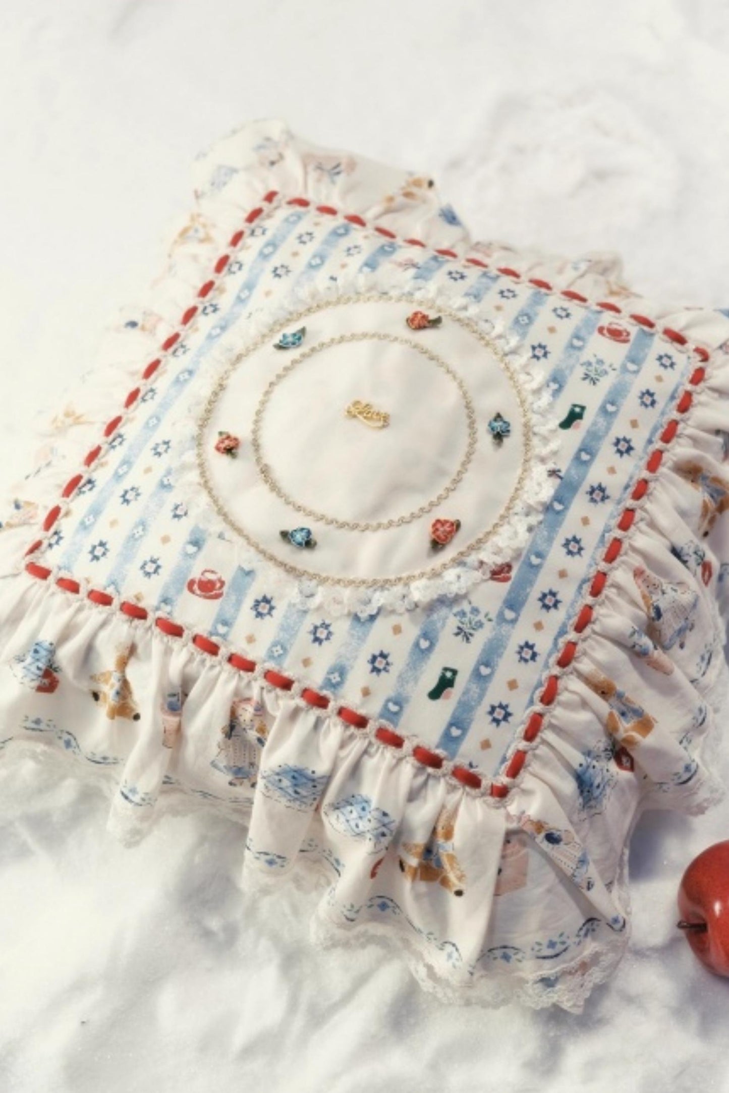 Lacemade Sweet Lace Cushion