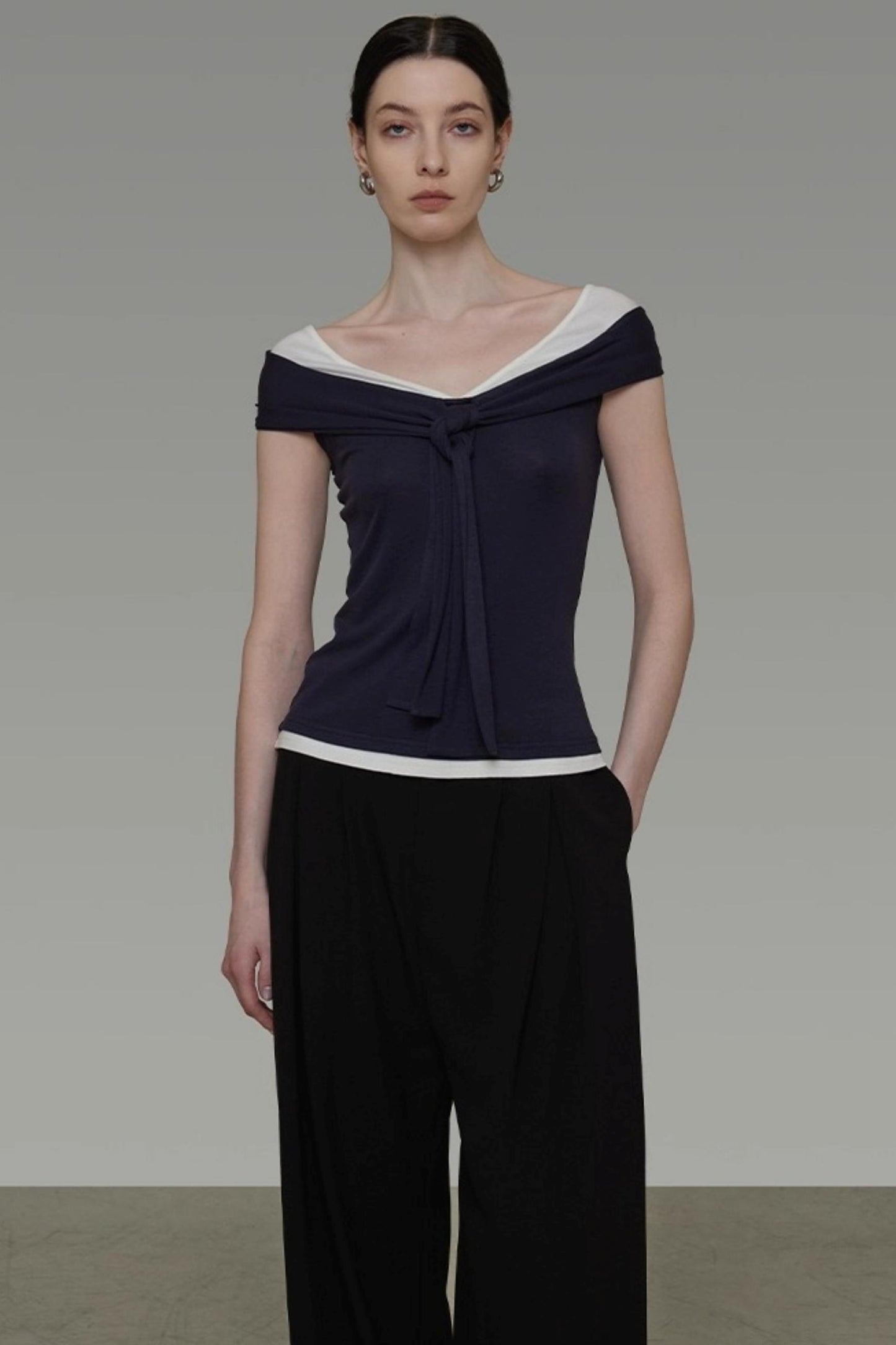 Contrasting One-Shoulder Slimming Top