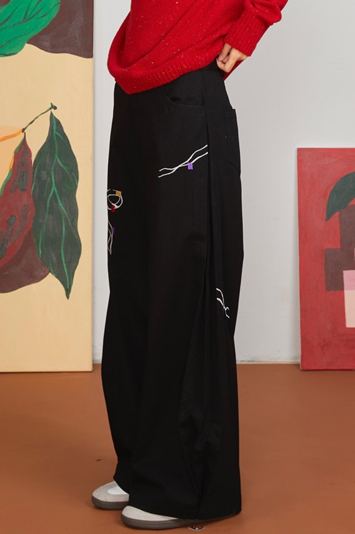 Loose Fit Bow Embroidery Pants