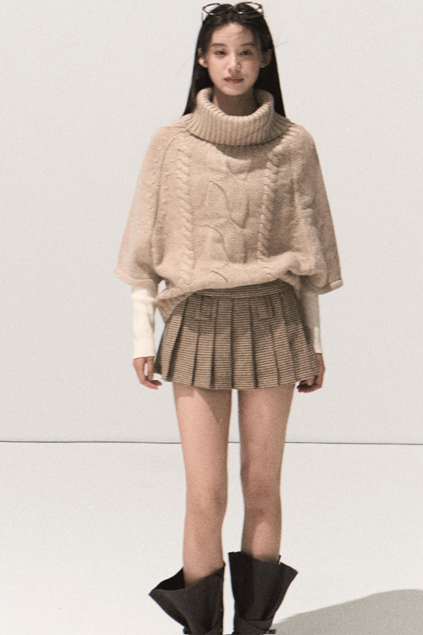 Throbbing Woolen Pleated Culottes Skirt