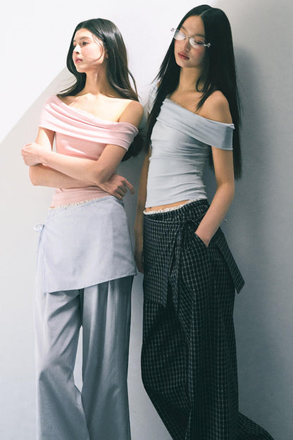 Gentle Design Lace Neckline Top