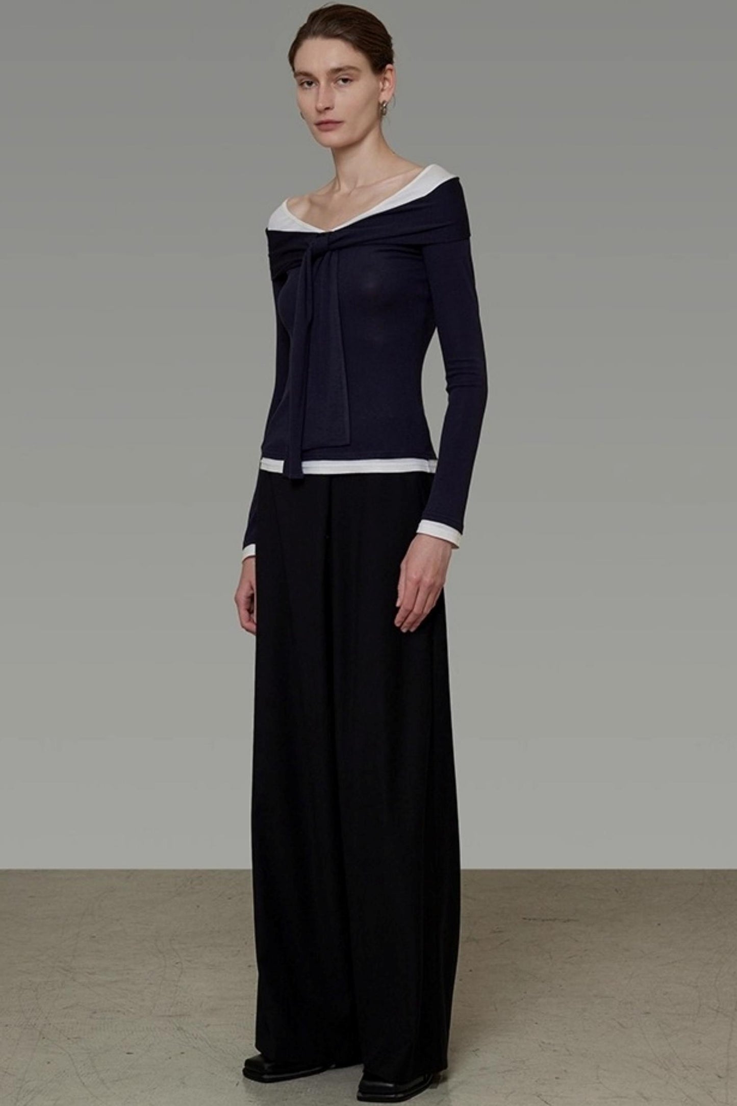 Contrasting One-Shoulder Knitwear