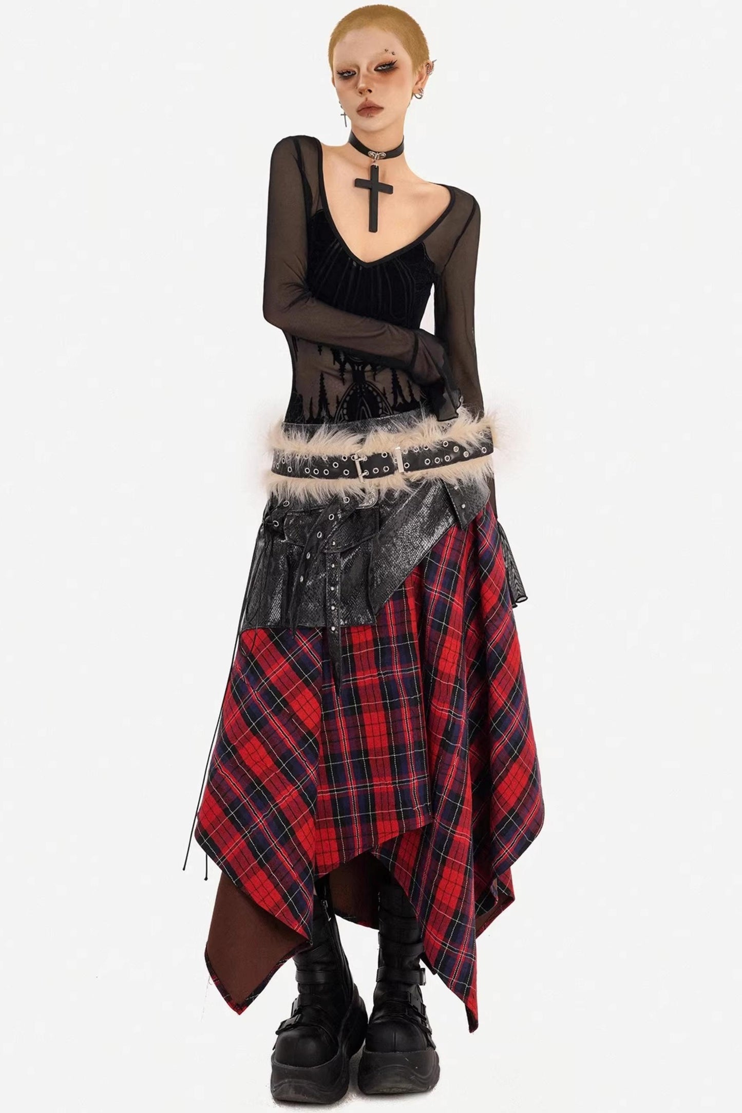 Ausgestelltes Samt-Mesh-Top