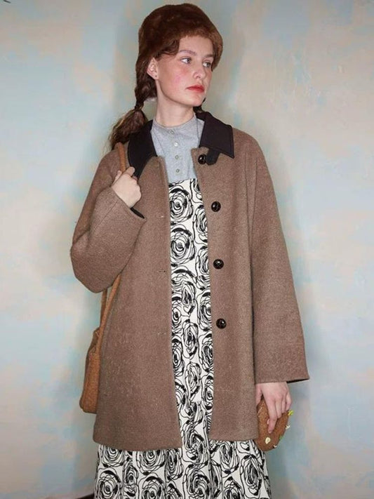 Mid-length warm fitted coat