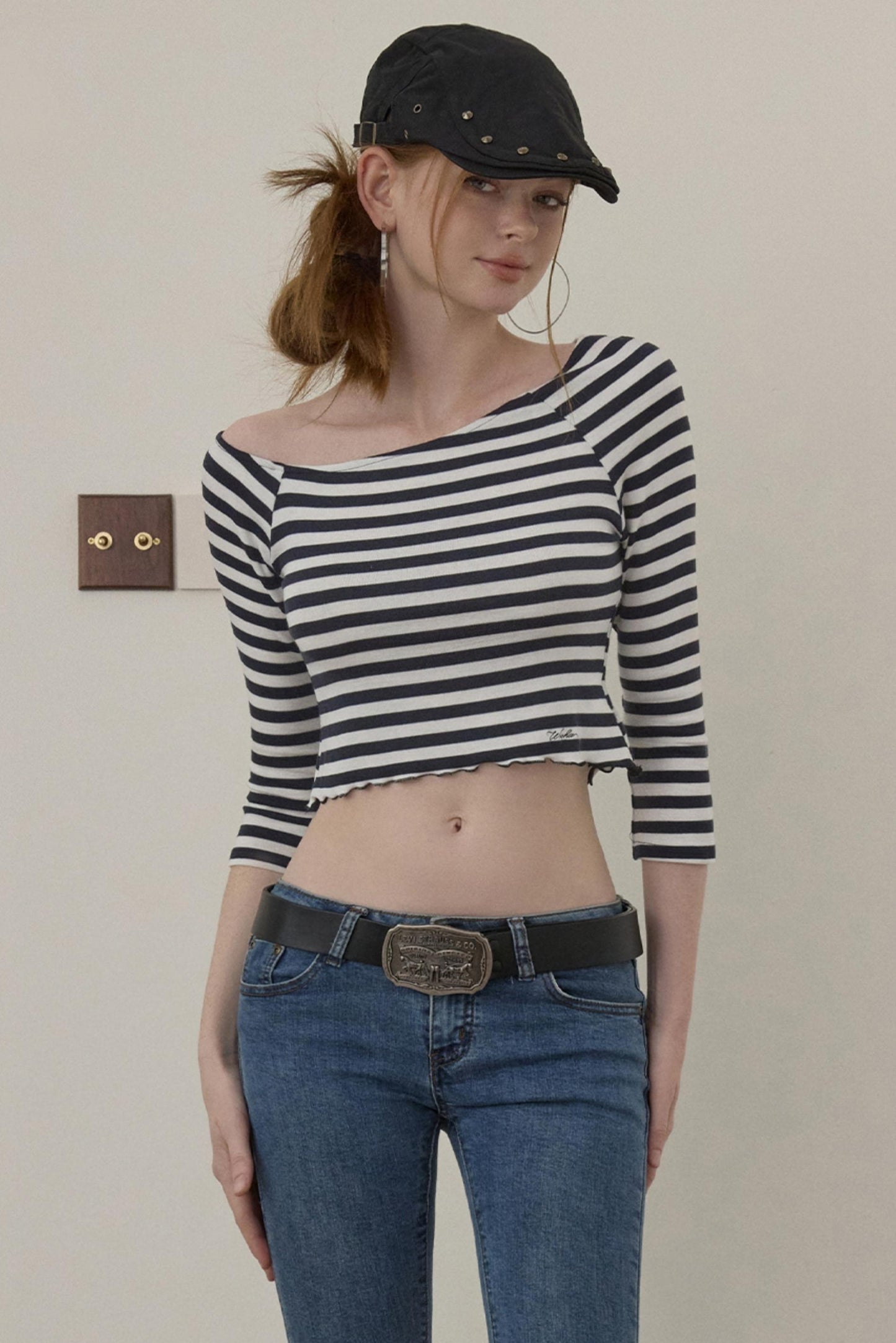 Schräges Schulter-Mid-Sleeve-Top
