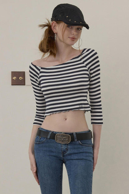 Schräges Schulter-Mid-Sleeve-Top