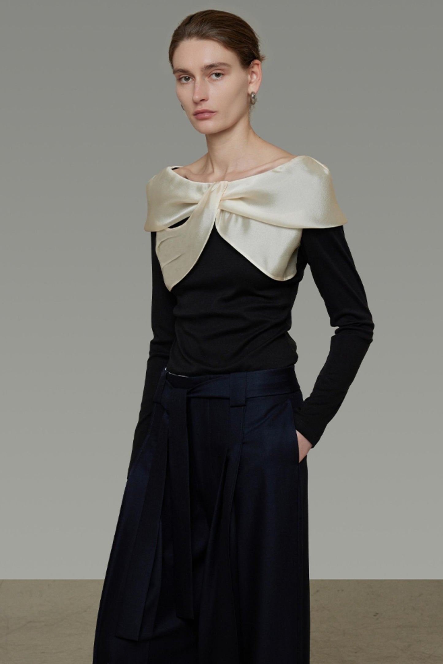 Slim Collar Knitted Top