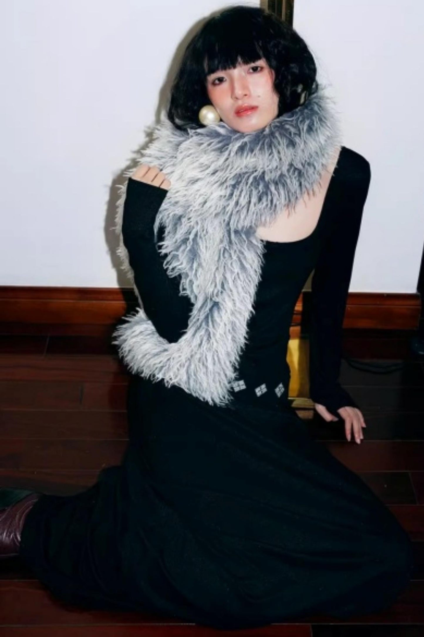 Vintage Lace-up Plush Scarf