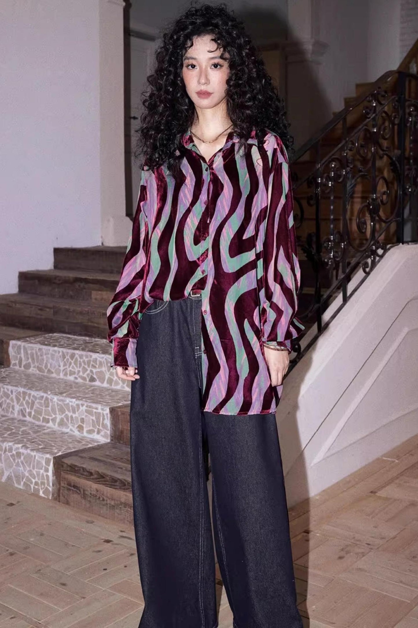 Retro Slim Shadow Velvet Shirt