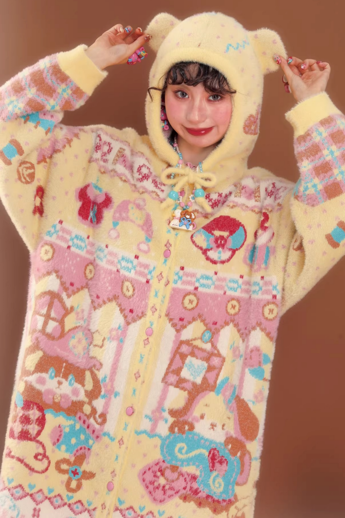 Gelber Kunstpelz-Kapuzenpullover-Strickjacke
