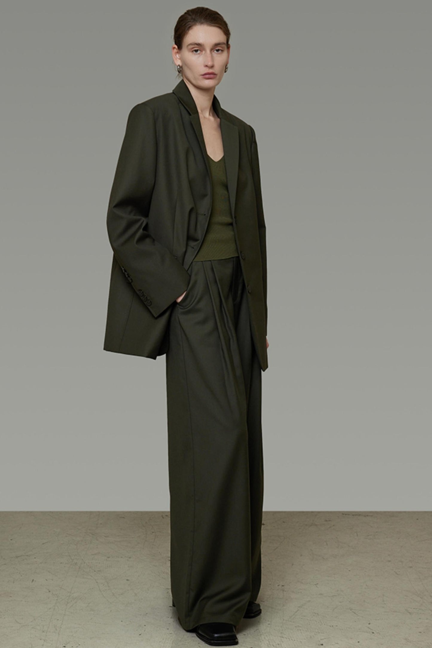 High-End Loose Pleated Coat Set-Up
