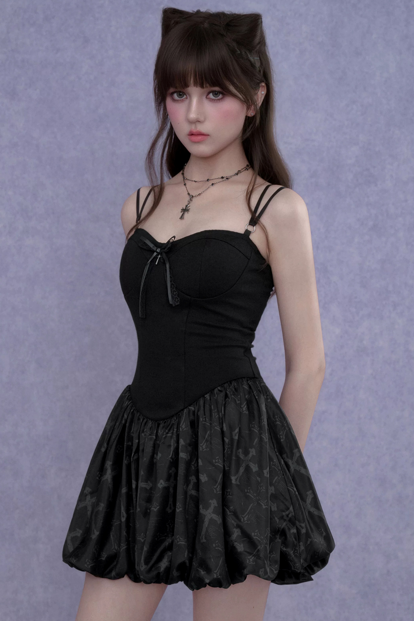 Kühler Spirit – überkreuztes florales Kleid-Set