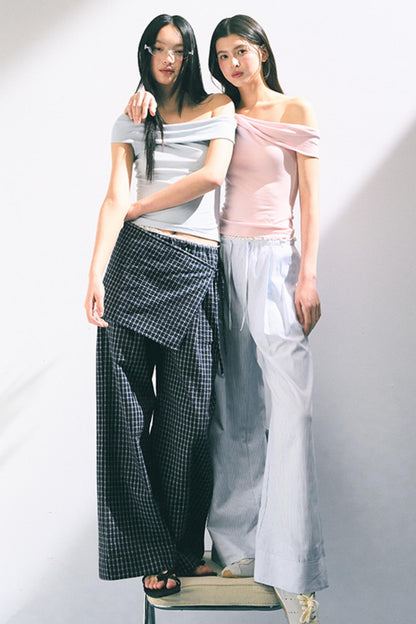 Gentle Design Lace Neckline Top