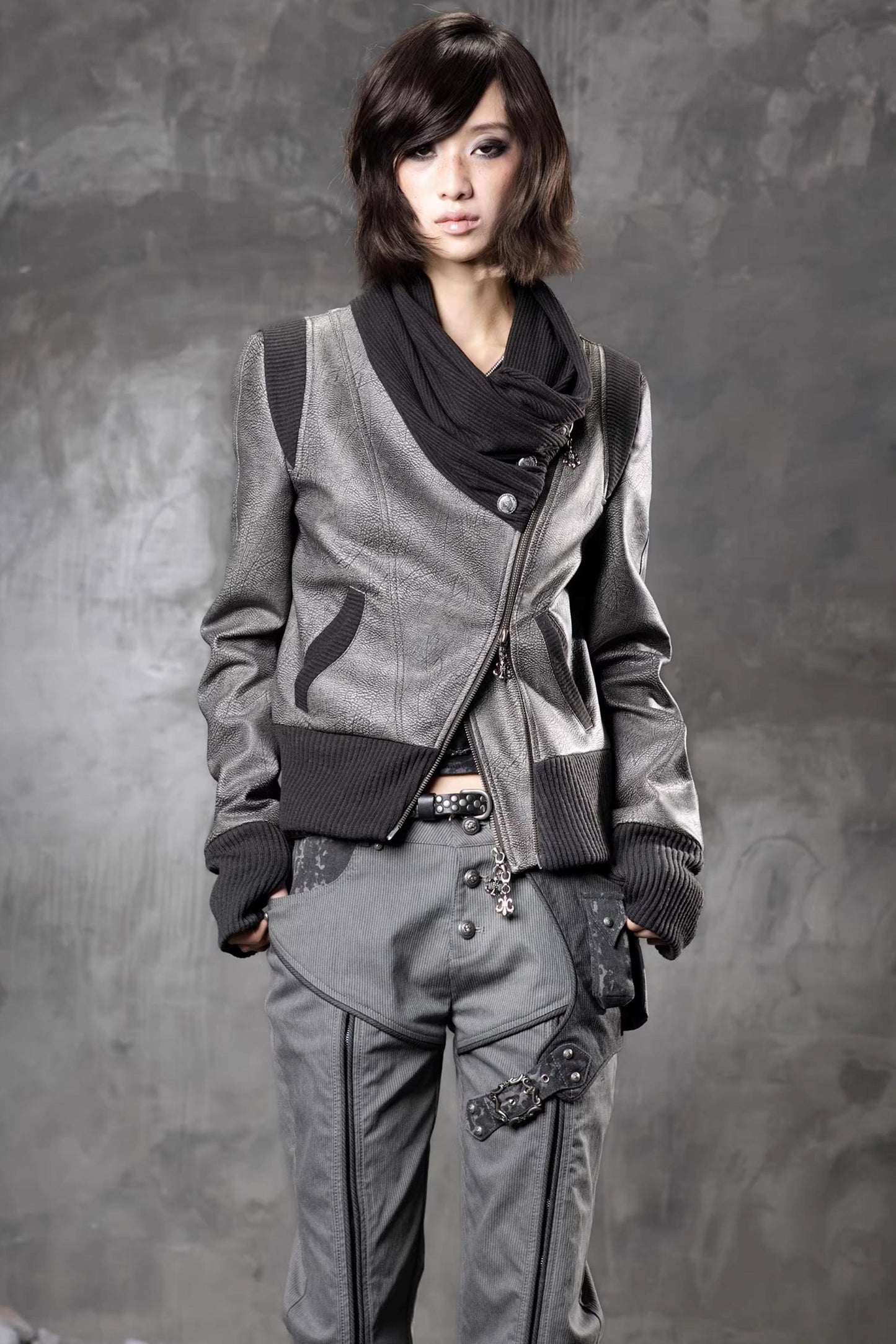 Dunkle Nischen-Lederjacke