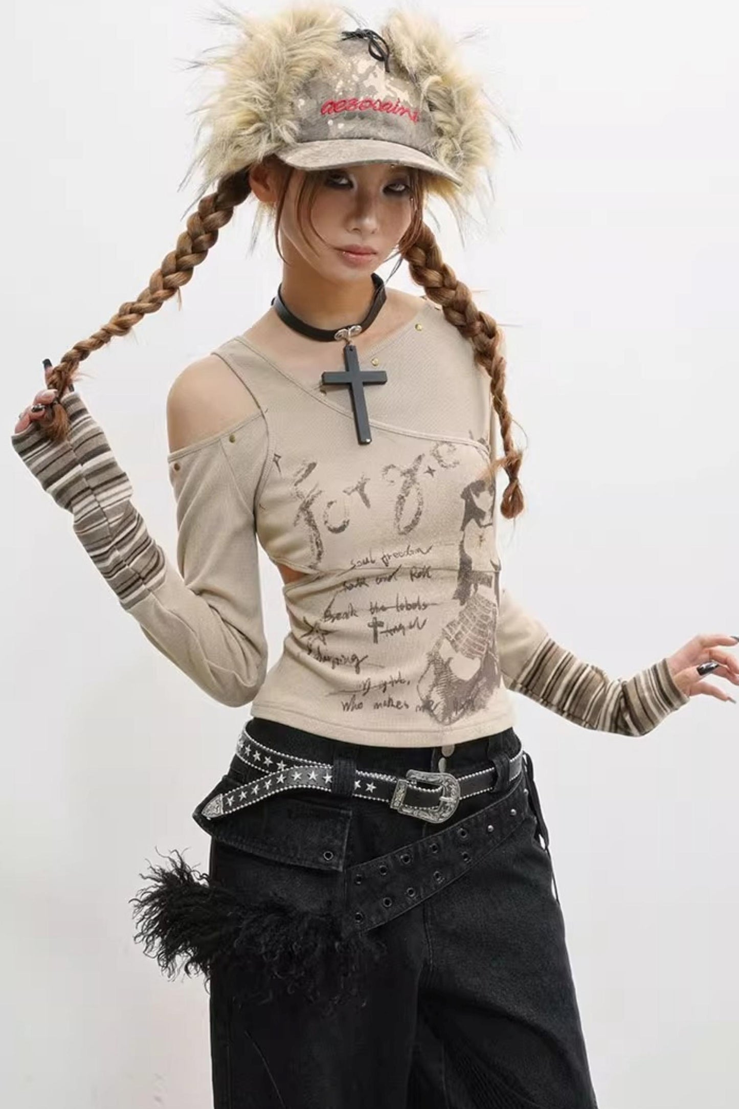 Off-the-Shoulder Patchwork Print Knitted Base Shirt