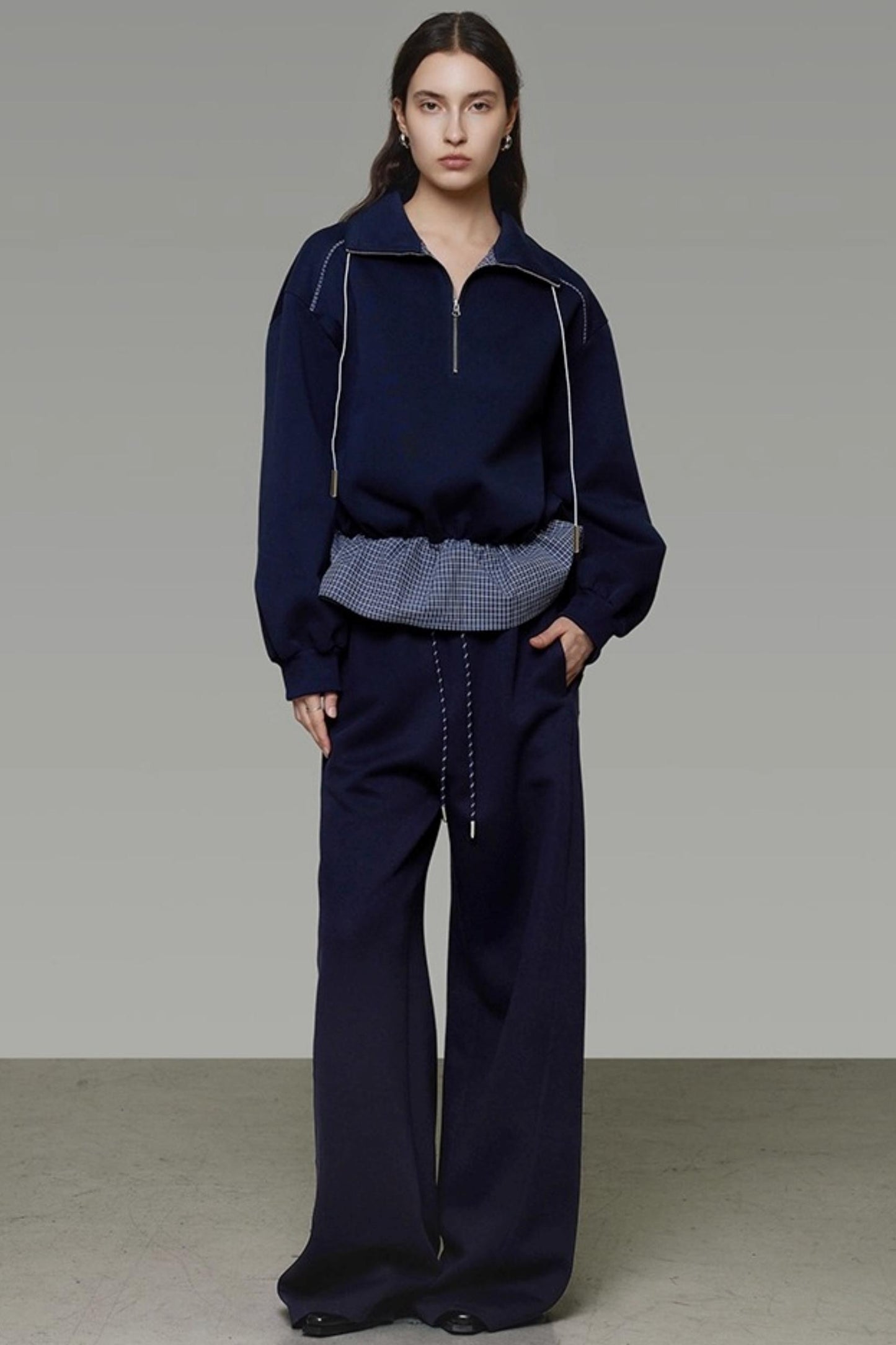 Contrasting Stand Collar Sweatshirt