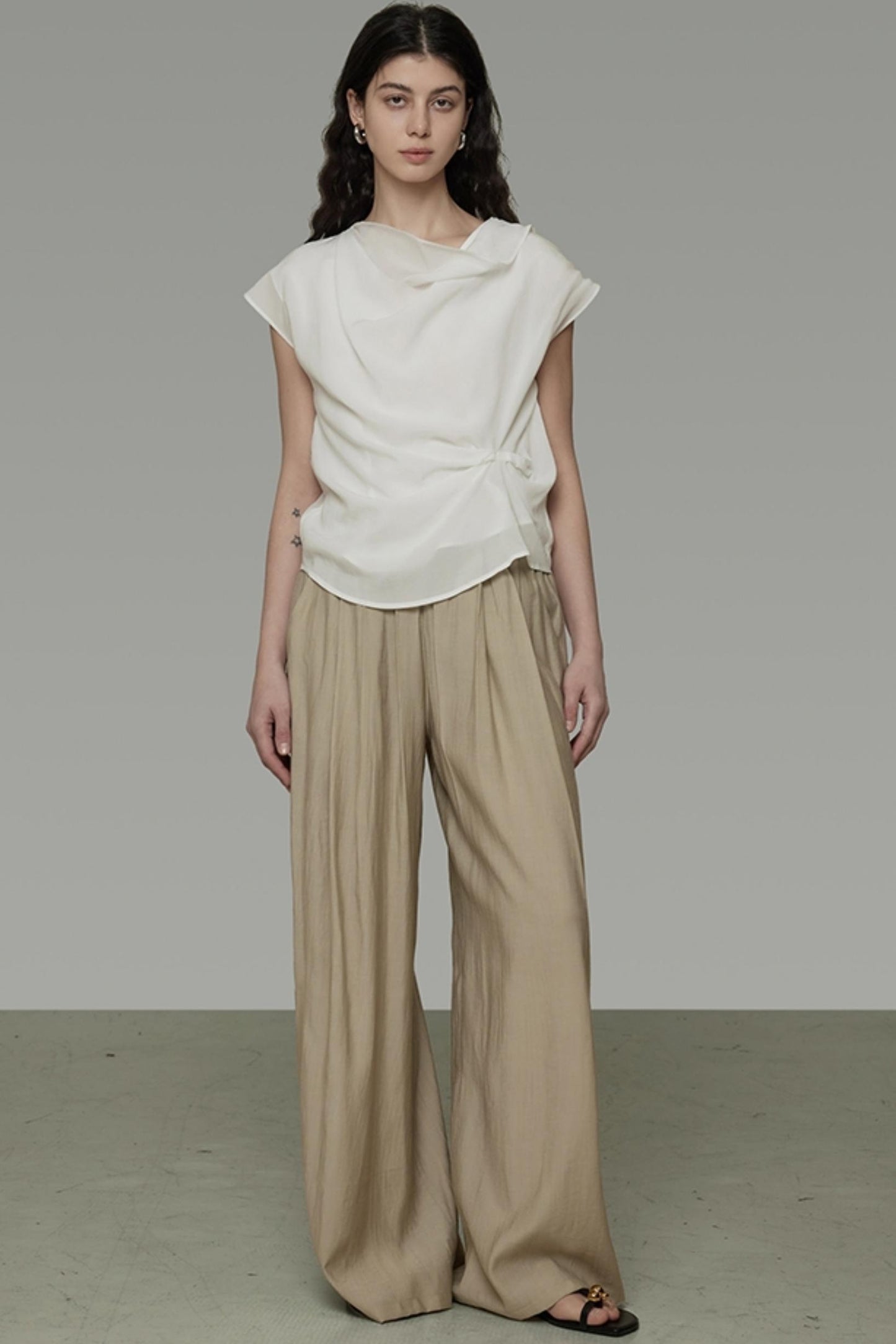 Flowing Pleated Wide-Leg Trousers