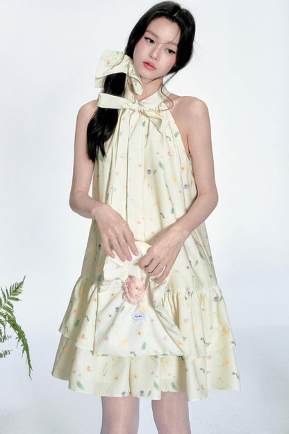 Charm Floral Wristlet Bag