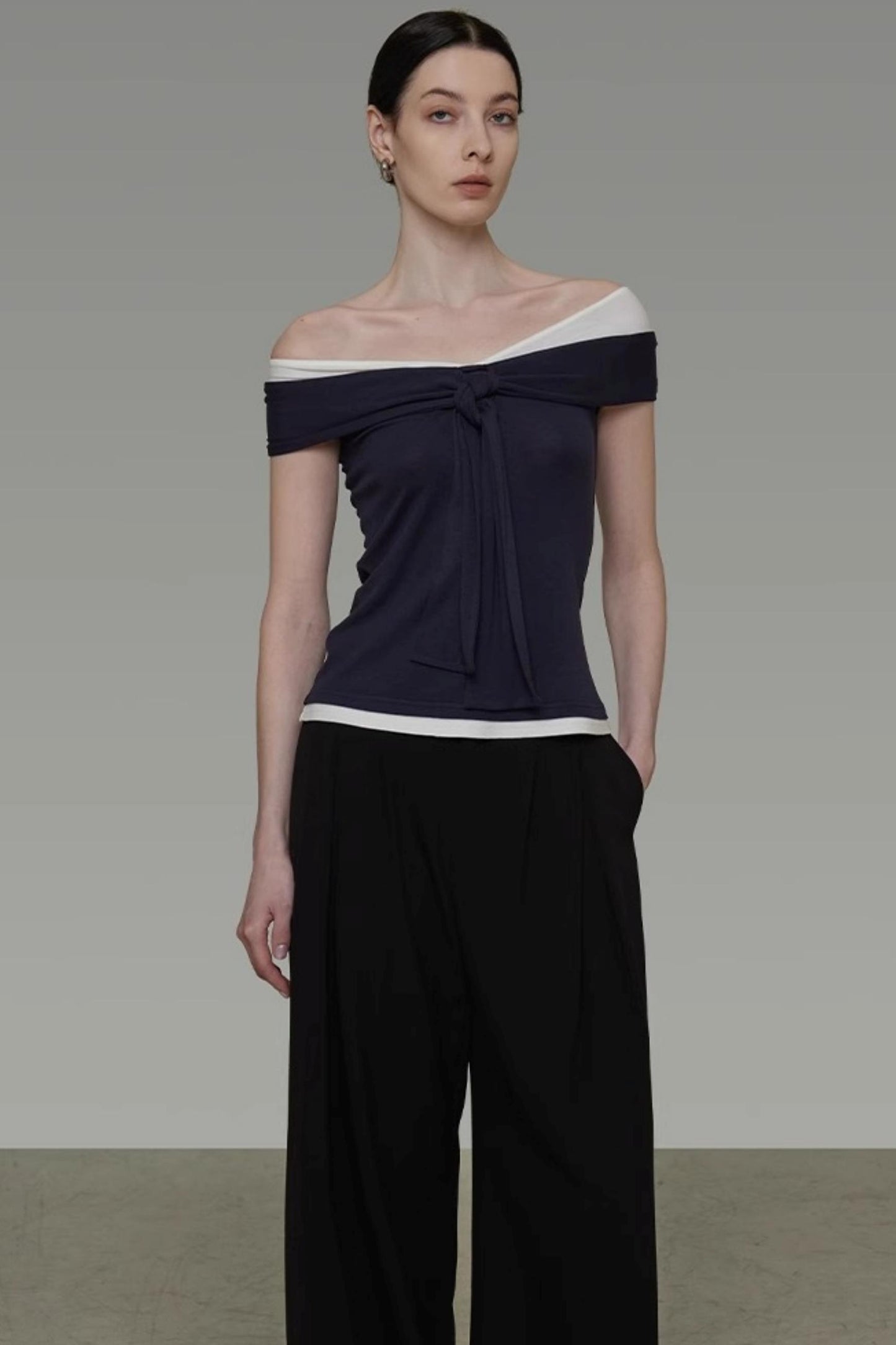 Contrasting One-Shoulder Slimming Top