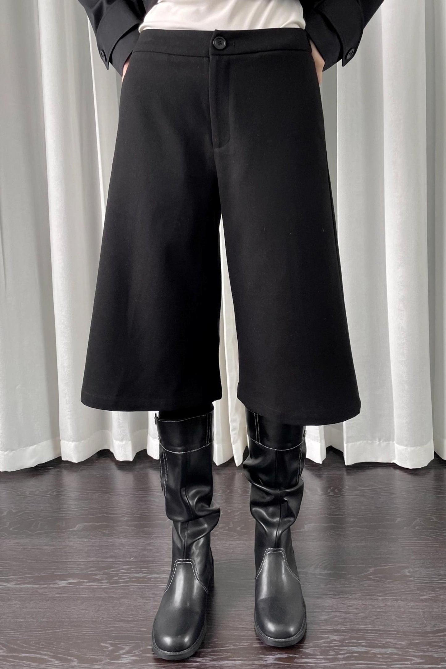 Black Cropped Wide-Leg Pants