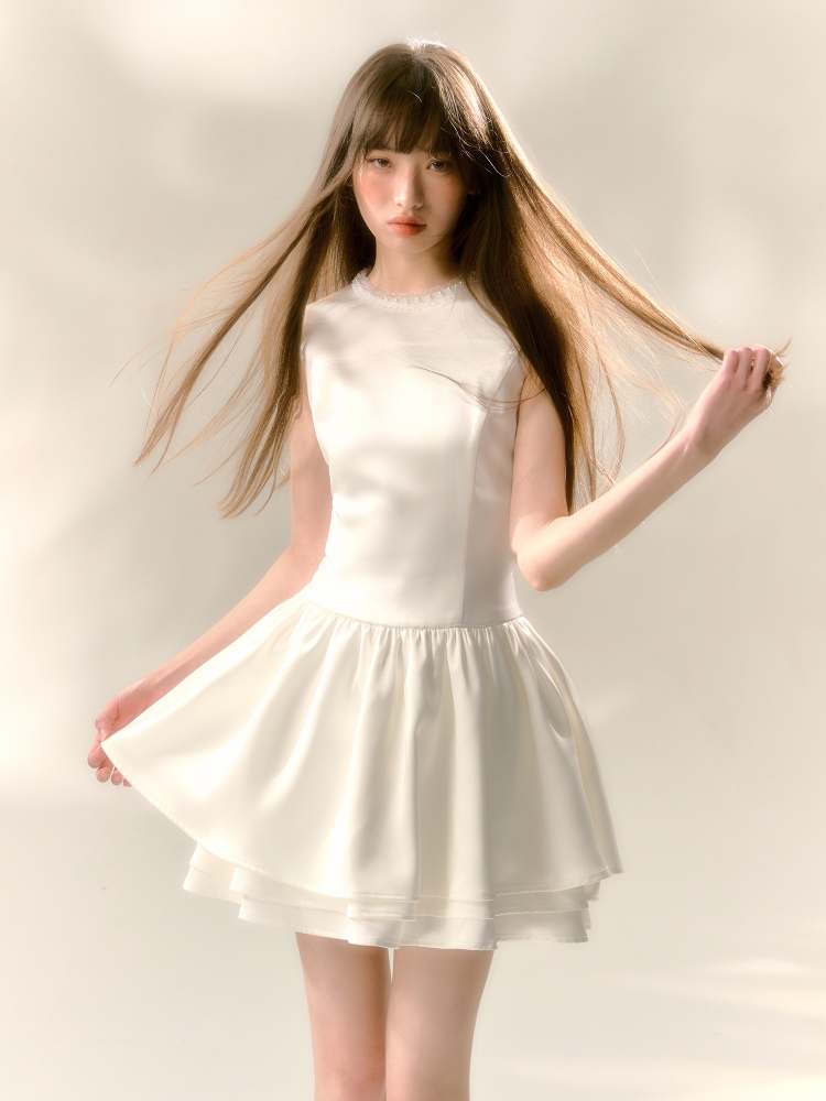 Pearl White Satin Three-Layer Sleeveless Dress