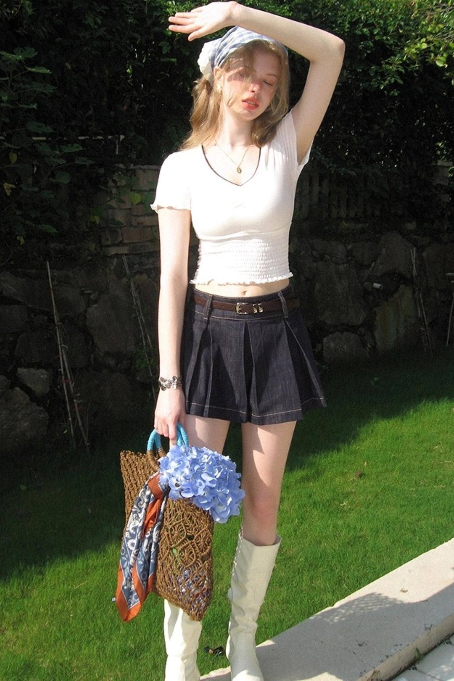 White Lace V-Neck Short Sleeve Top