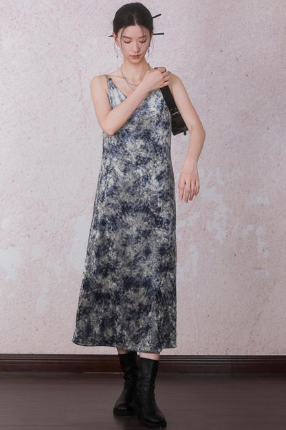 Yuanque Blue Velvet Slip Dress