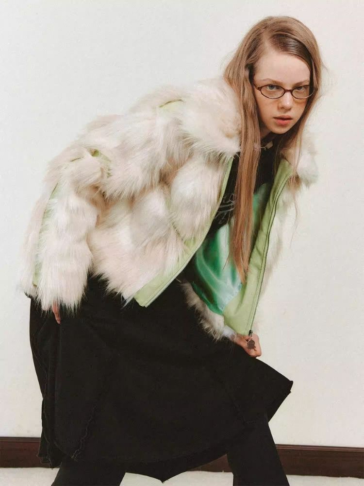 Splicing fur coat